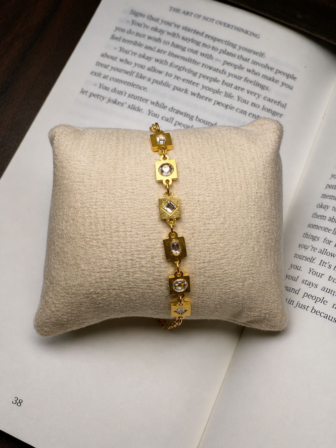 Elegant Bracelet – Classic Minimal Style