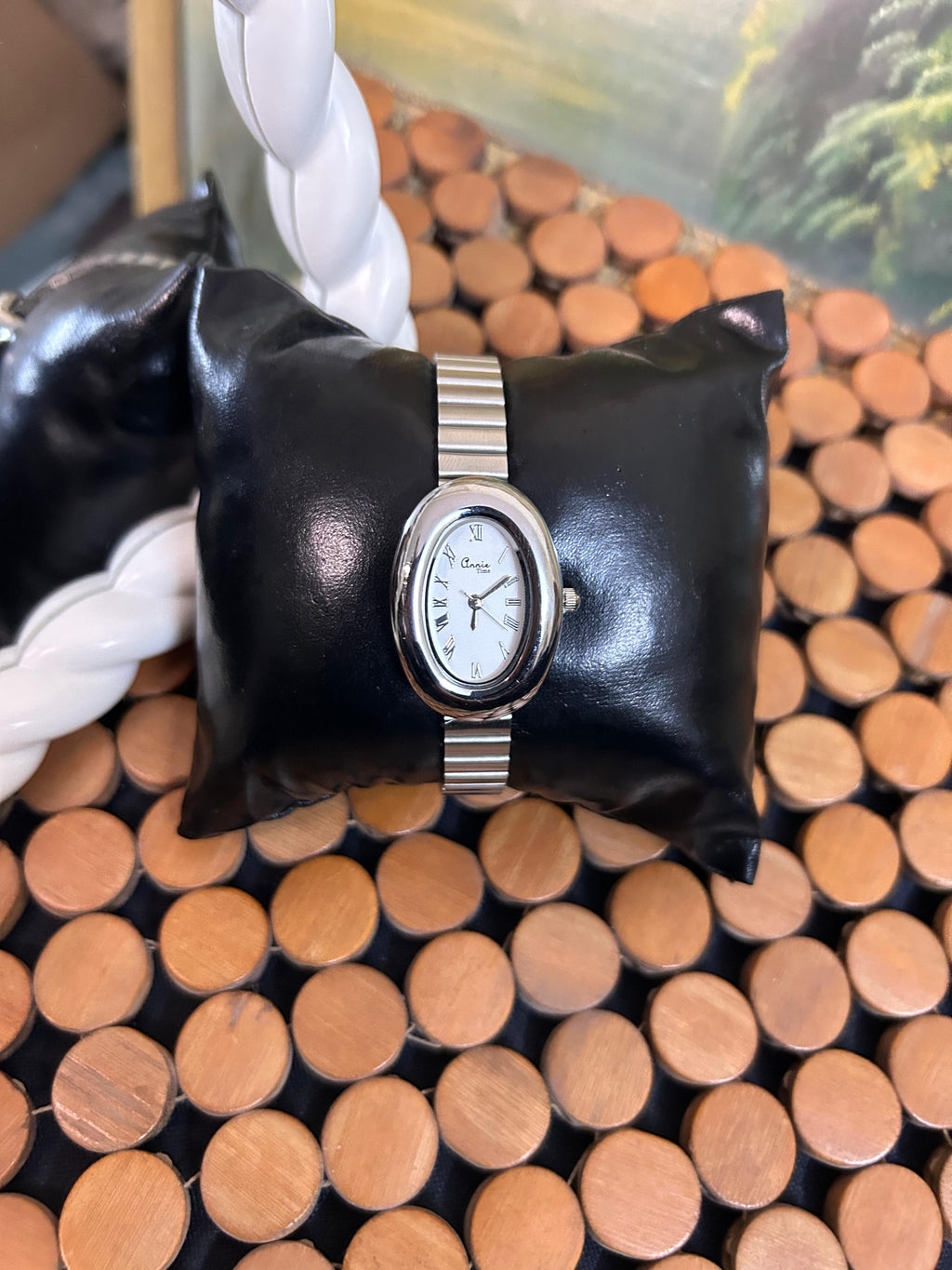 Silver Vintage Watch for Women – Elegant Vintage Watch
