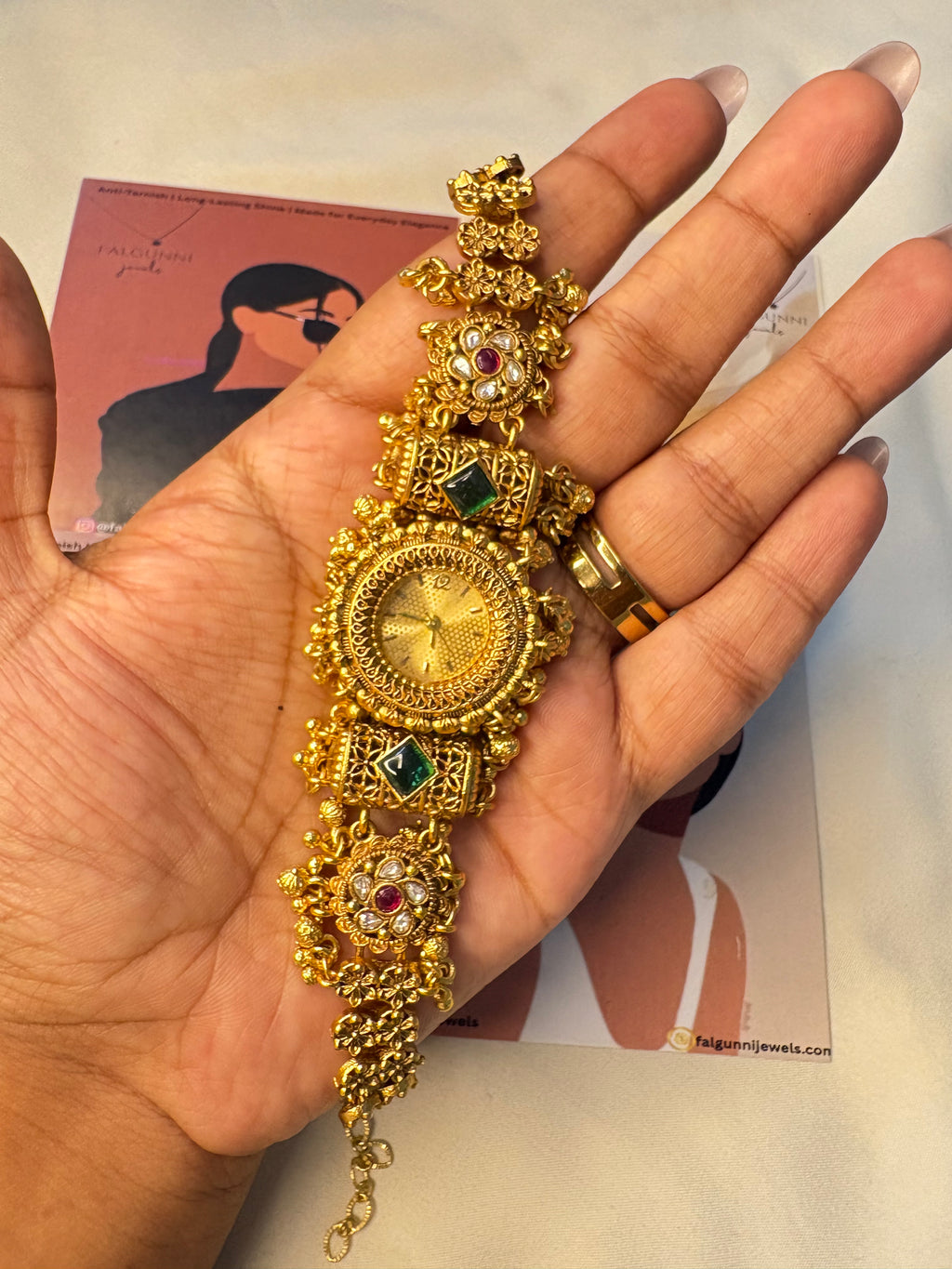 Velora Heritage Watch for Women – Stylish Gold Watch