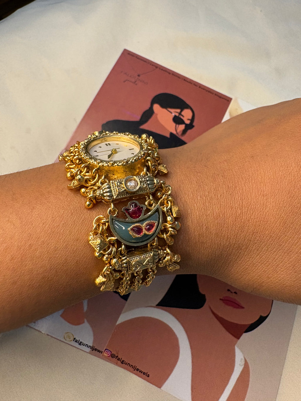 Avira Heritage Gold Watch for Women – Luxury Bracelet Watch
