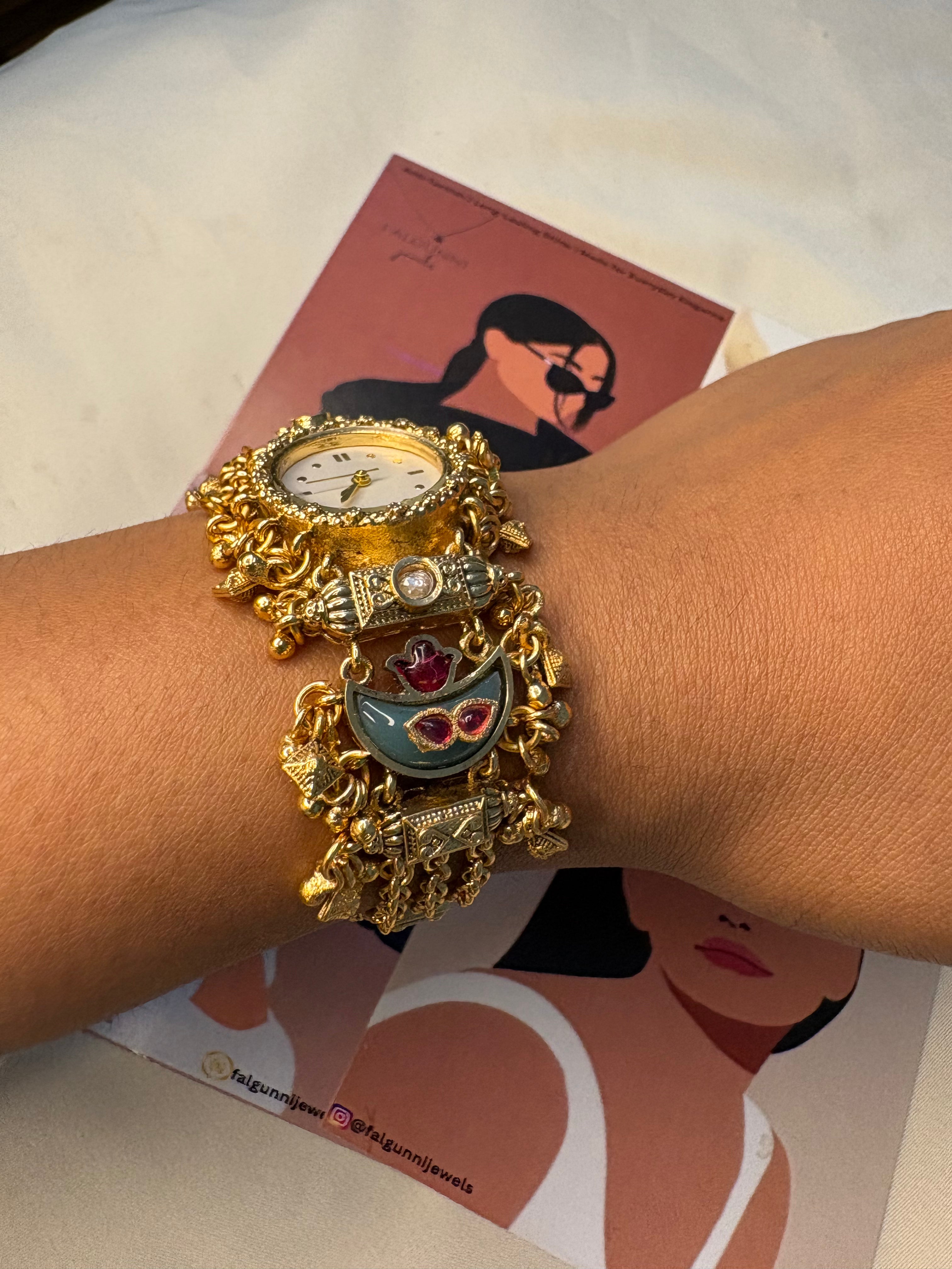 Avira Heritage Gold Watch for Women – Luxury Bracelet Watch