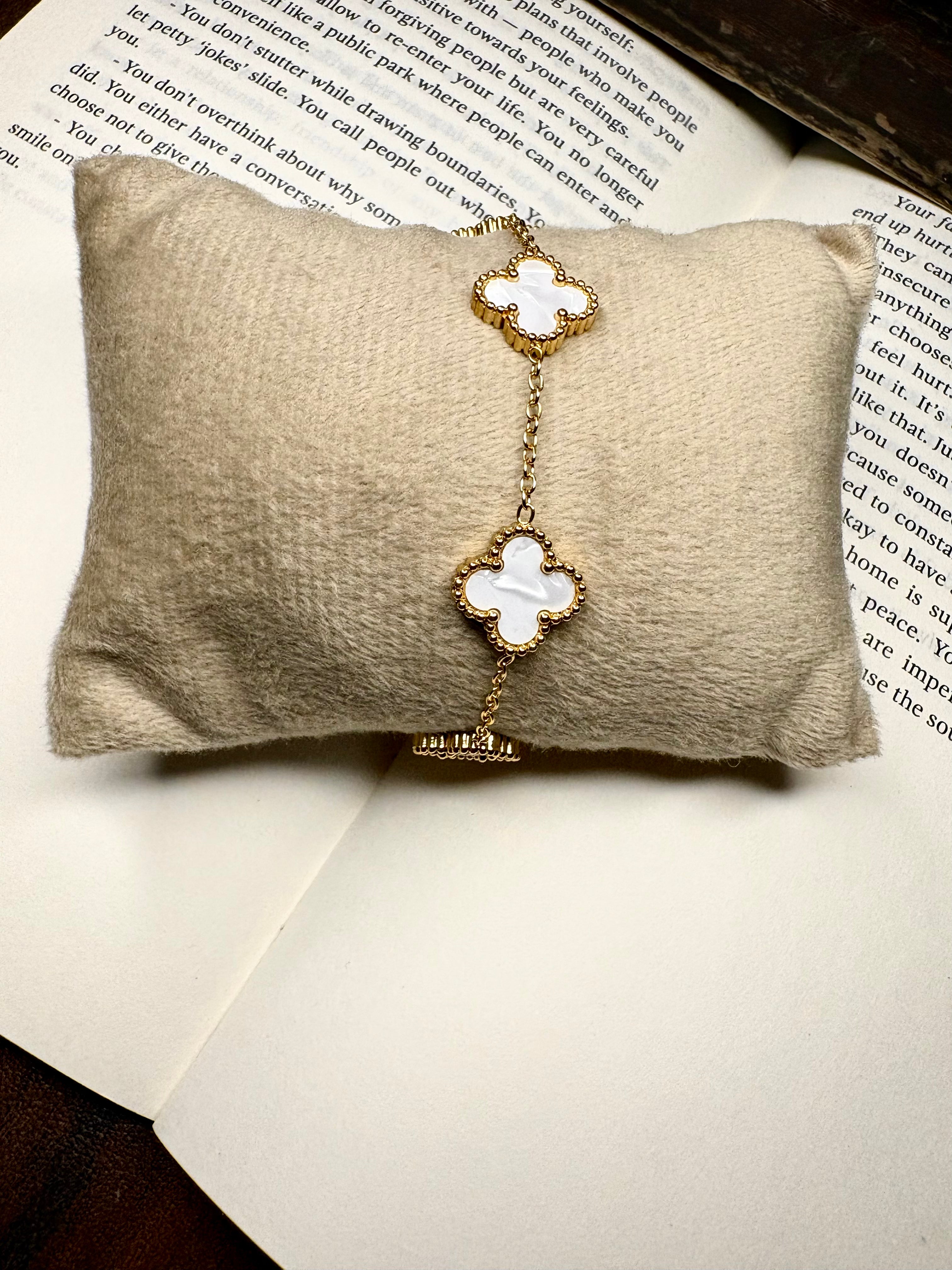 White Clover Chain Bracelet – Bold Statement Style
