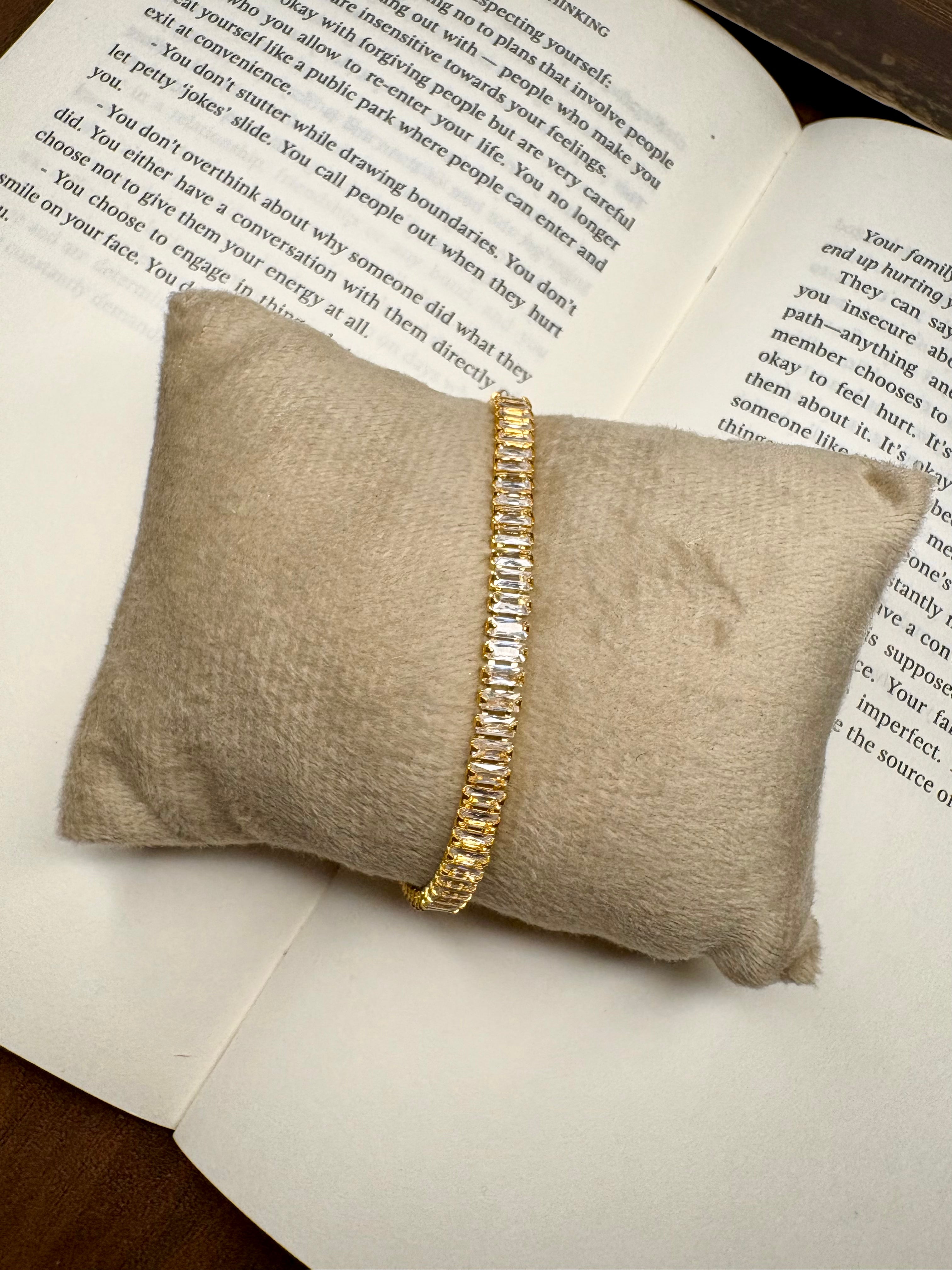 Daily Wear Tennis Bracelet – Simple Elegant Style