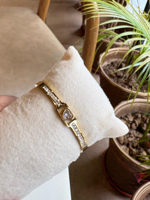 Anti Tarnish Heart Bracelet