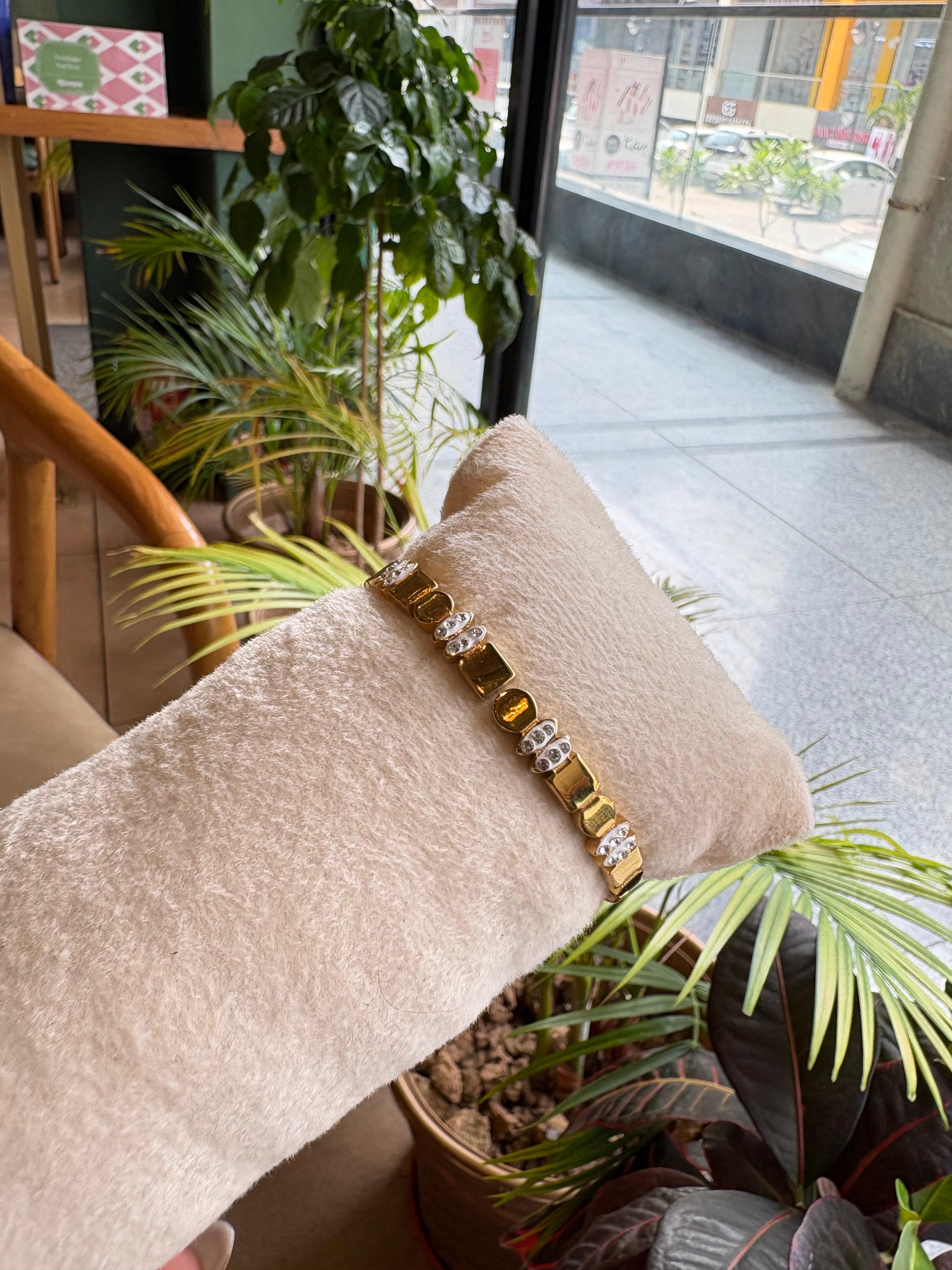 Minimal Fashion Bracelet
