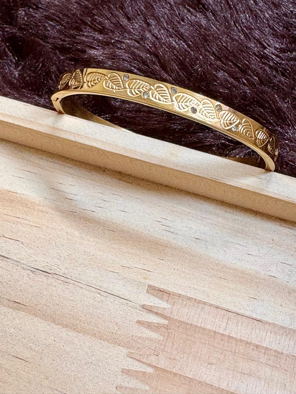 Leaf Metal Bangle