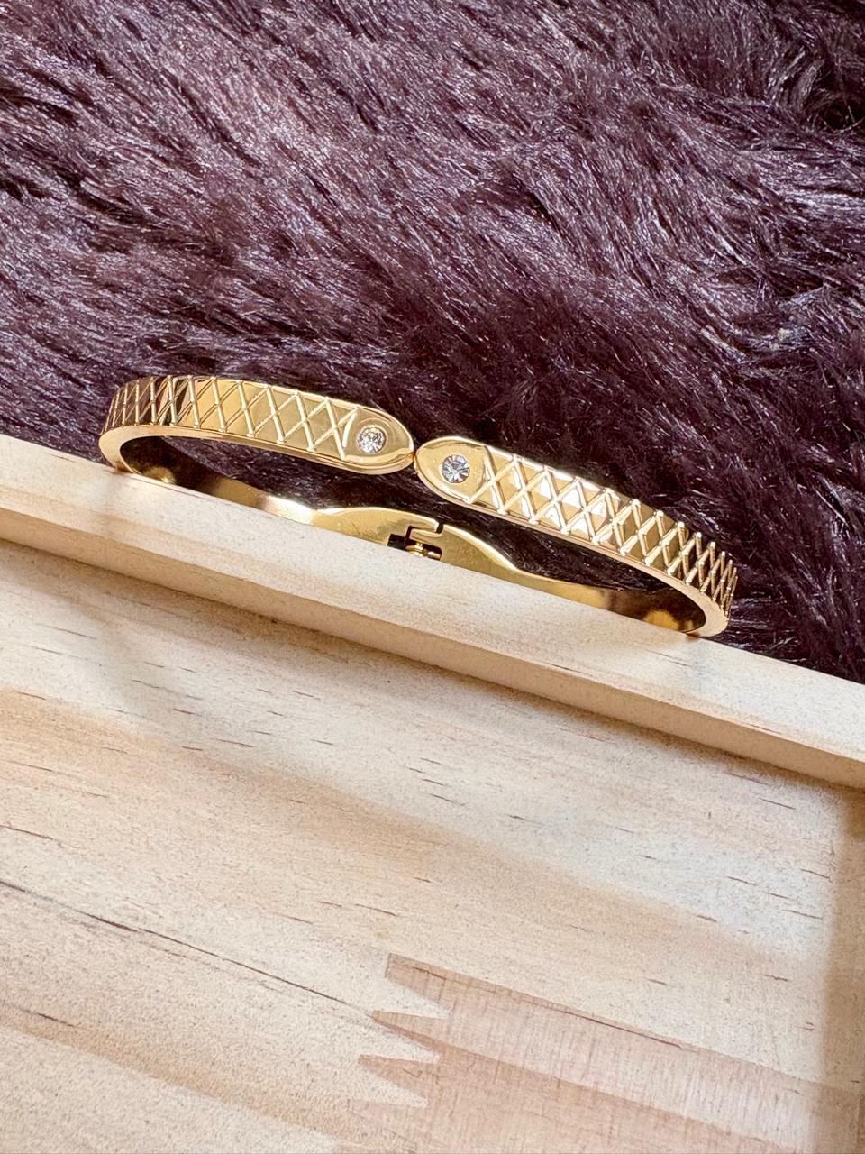 Luxe Fashion Bangle