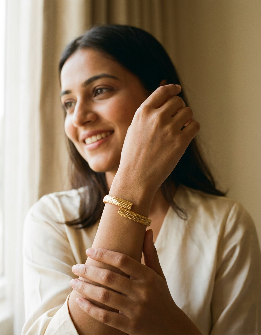 Bangle Bracelet 02 - on model