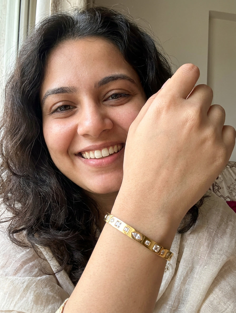 Bangle Bracelet 03 - on model
