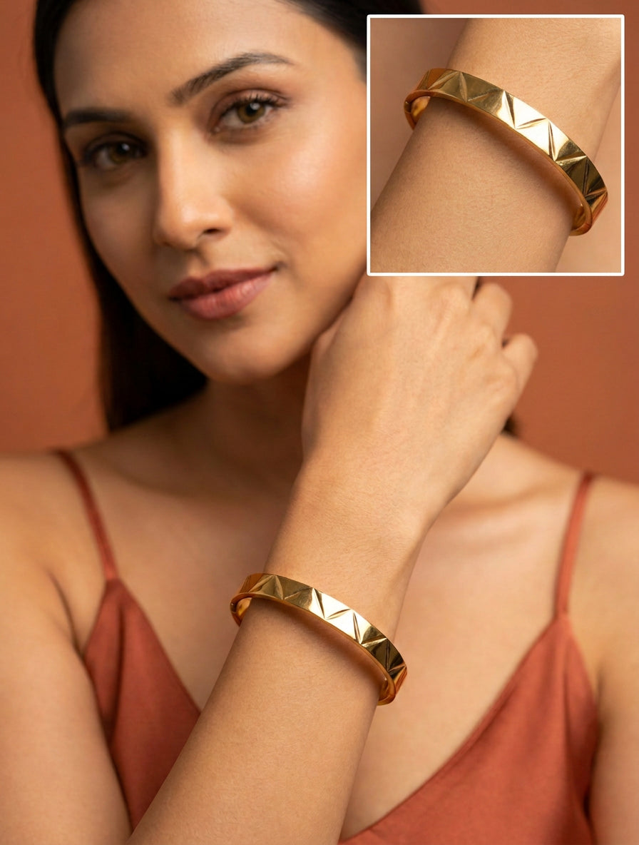 Bangle 4-01 - on model