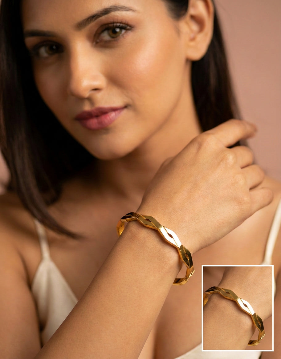 Bangle 4-11 - on model