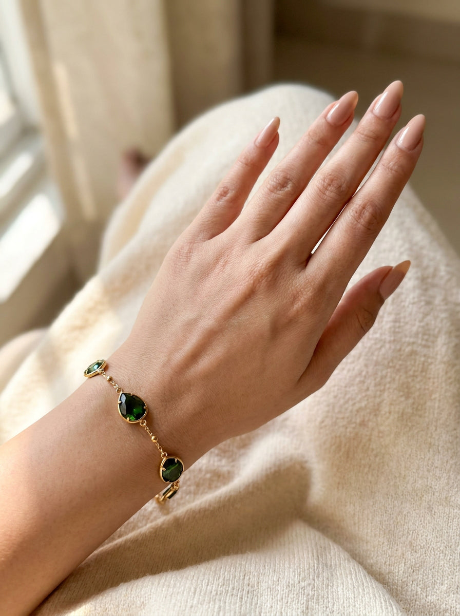 Bracelet 05 - on model