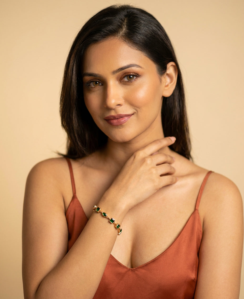Bracelet 4-02 - on model