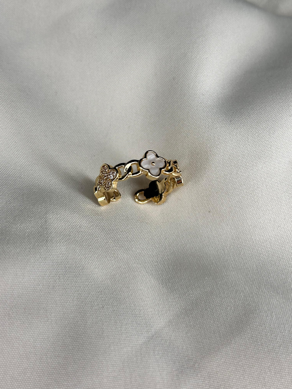 Clover Ring for Women – Lucky Charm Minimal Ring