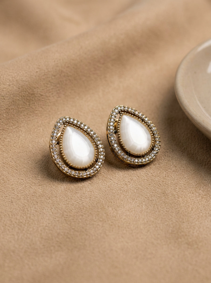 Earring 02 - studio