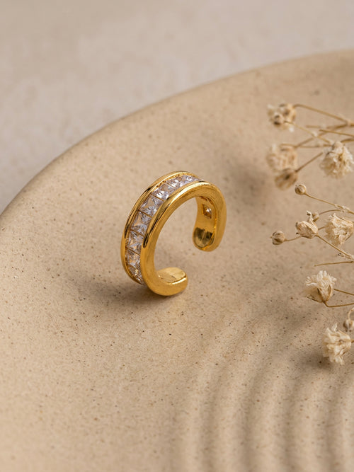Elegant Stud Earcuff - studio