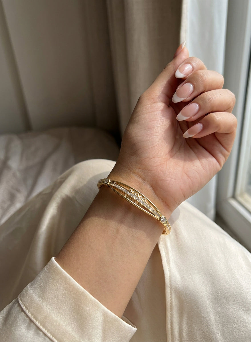 New Bangle Bracelet 03 - on model