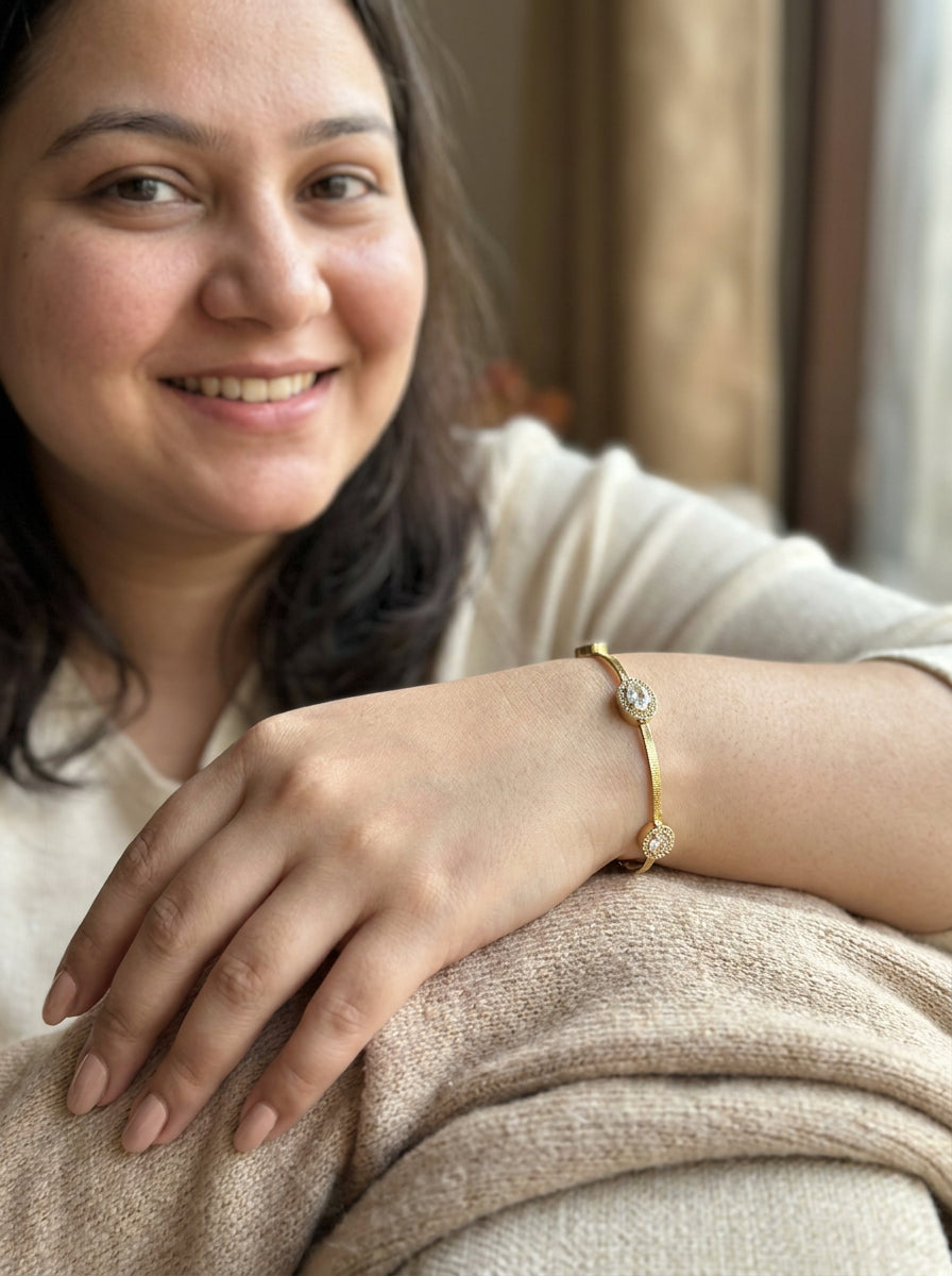 New Bracelet 04 - on model