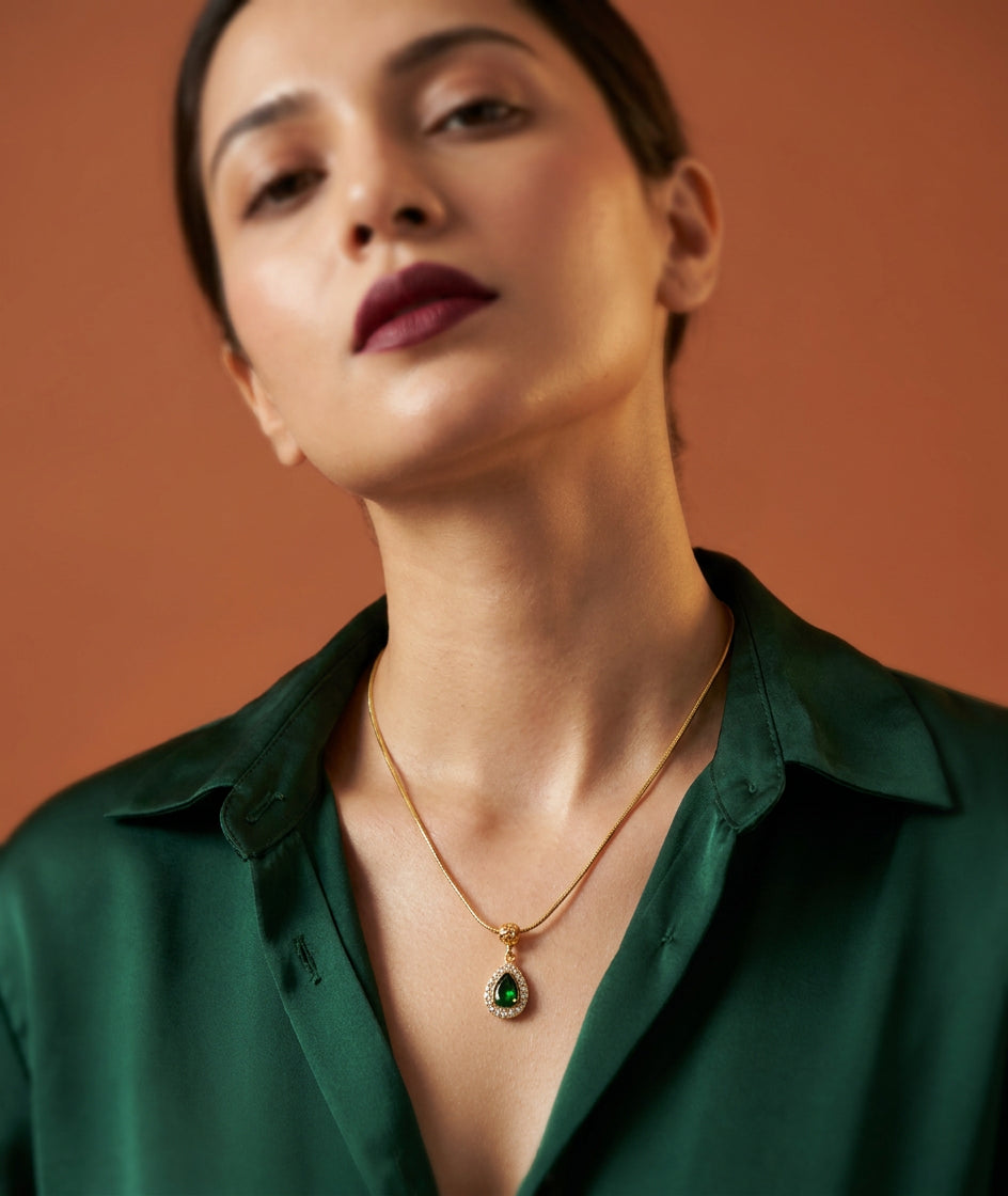 New Chain 3-02 - on model
