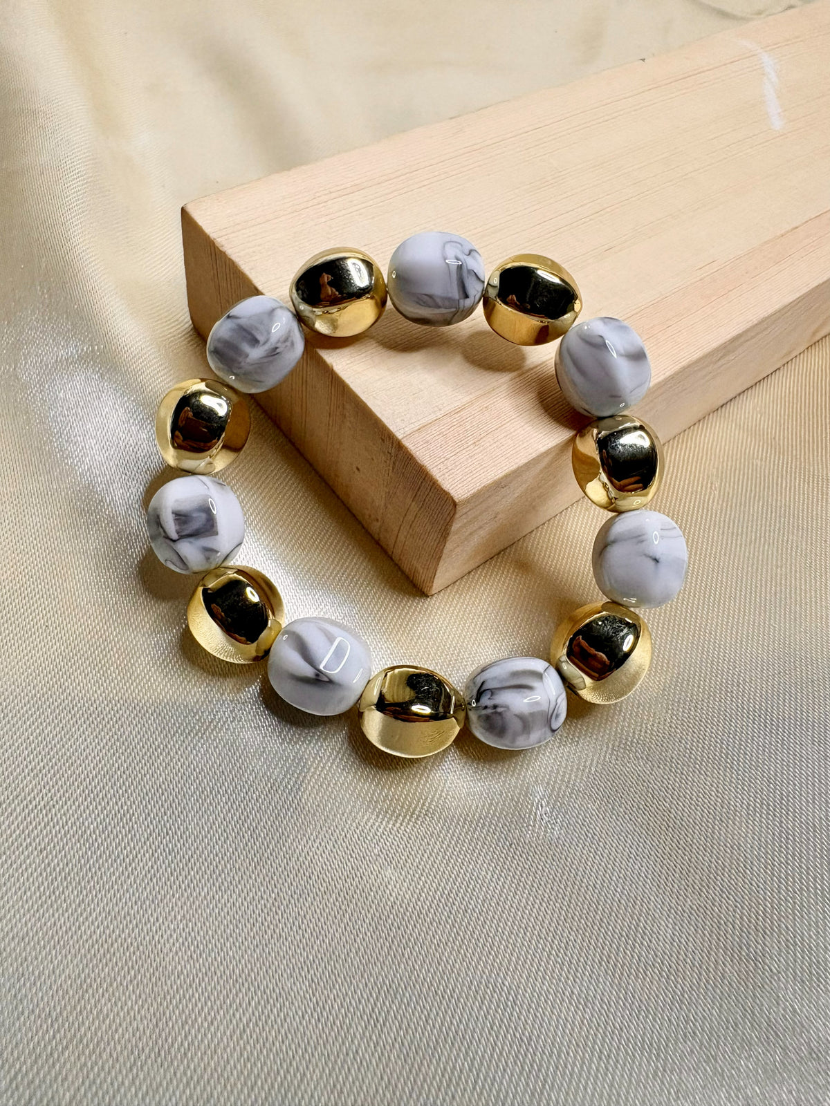 Resin Bangle 01