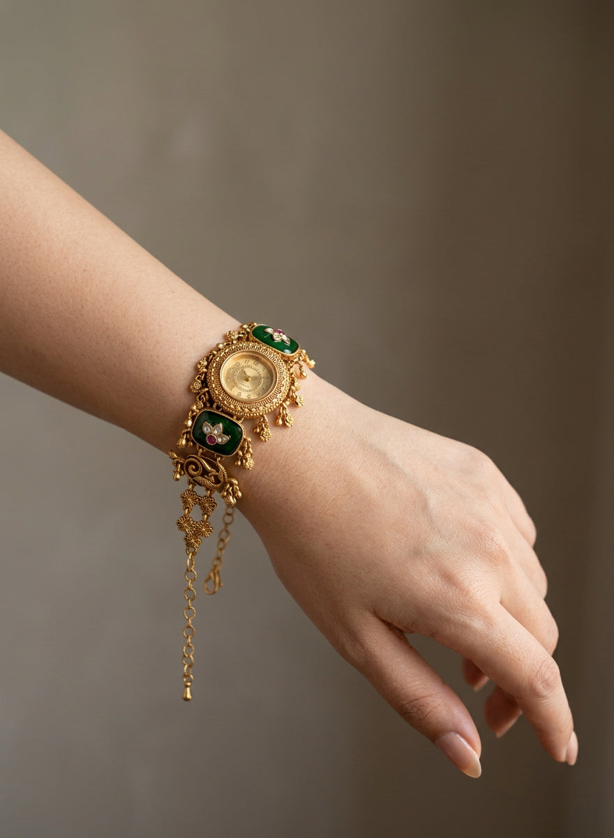 Sana Royal Vintage Heritage Watch – Gold Dial - on model