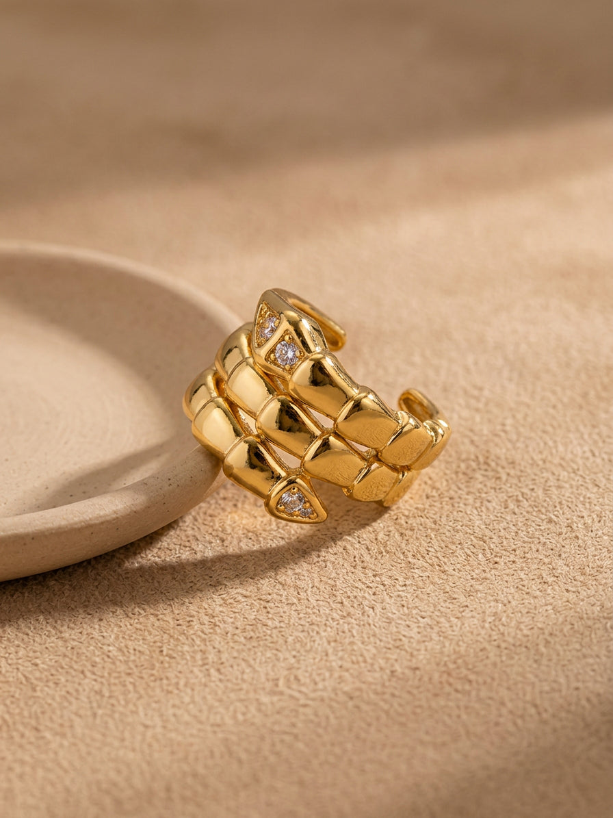 Snake Earcuff - studio