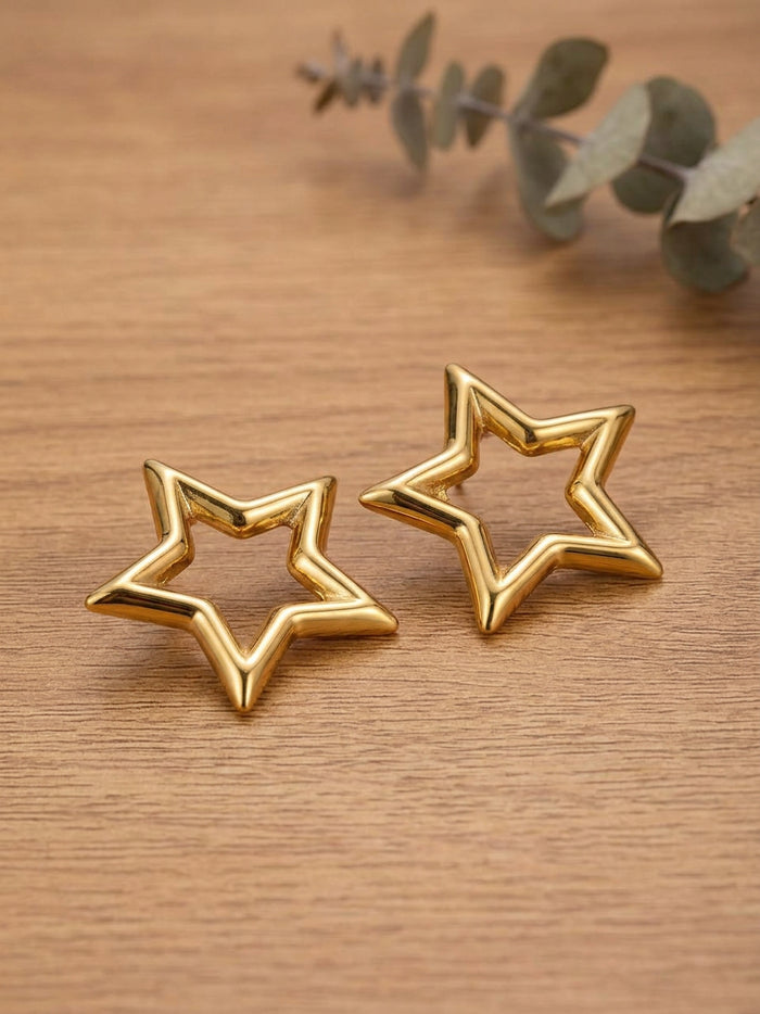 Gold Star Outline Stud Earrings